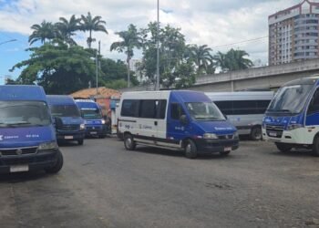 Superlotação e espera de até 3 horas geram em Campos