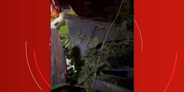 Acidente na MG-308: Carro Destruído e Motorista Recusa Bafômetro em Montes Claros