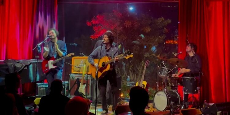 Teatro Gacemss recebe show ‘Ecos dos Anos 60: Uma viagem musical pela década de 60’, em Volta Redonda