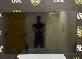 Homem está preso em Volta Redonda por suspeita de extorsão após ameaçar jovem e cobrar dívida de R$ 19 mil
