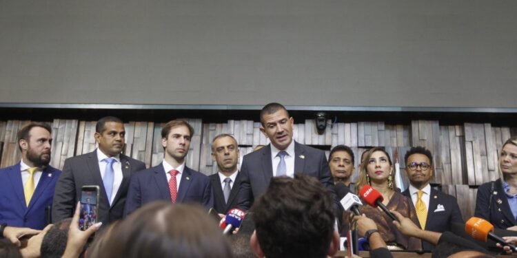 Presidente eleito da Alerj, Ruas diz que buscará diálogo com governo interino e STF em meio ao cenário de crise institucional no RJ