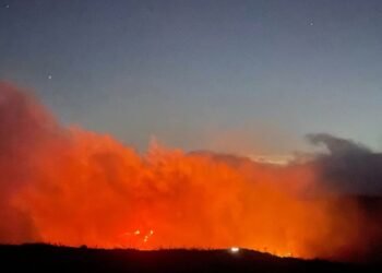 Bombeiros monitoraram o Parnaso após incêndio de grandes proporções