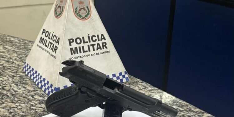 Homem é preso com arma e munições em Barra Mansa