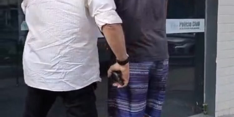 Homem suspeito de tentar matar companheira com veneno de rato é preso em Conceição de Macabu após cinco meses foragido Homem suspeito de tentar matar companheira com veneno de rato é preso em Conceição de Macabu após cinco meses foragido