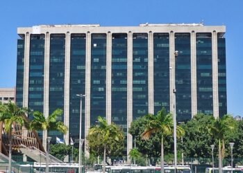Câmara do Rio aprova limite para cargas comissionadas na Prefeitura