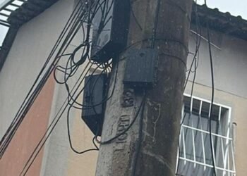 PM encontra sistema clandestino usado para monitorar ações policiais na comunidade de Duque de Caxias