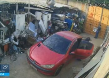 Entregador morto na Ilha do Governador: vídeo mostra PMs descaracterizados em ferro-velho