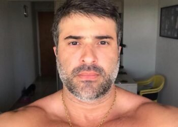 Piloto de helicóptero da polícia baleado em operação no Rio tem quadro de saúde grave por complicações após cirurgia de prótese craniana Piloto de helicóptero da polícia baleado em operação no Rio tem quadro de saúde grave por complicações após cirurgia de prótese craniana