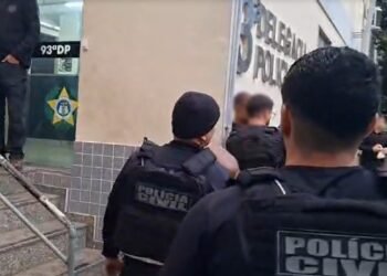 Polícia Civil prende 20 pessoas em operação contra facção criminosa em Volta Redonda