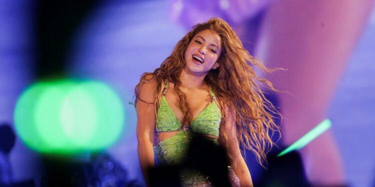 Shakira reúne 2 milhões em Copacabana, diz prefeitura