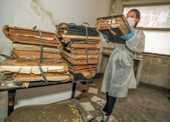 Arquivo Público do RJ retira documentos do antigo prédio do IML