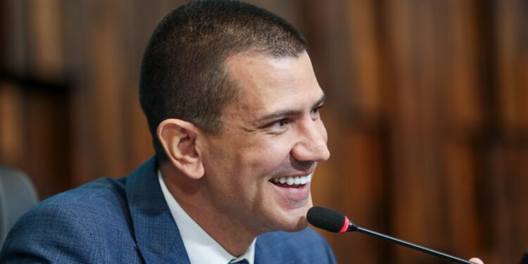 Fux nega pedido para Douglas Ruas assumir o governo do RJ Fux nega pedido para Douglas Ruas assumir o governo do RJ