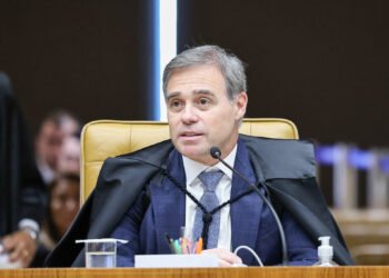 Mendonça vota para permitir veto dos pais a ensino de gênero