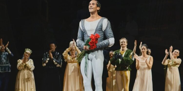 Jovem que cresceu nas comunidades do Rio se torna o primeiro bailarino do Australian Ballet