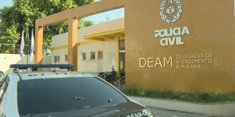Investigação aponta venda e compartilhamento de vídeos de estupro de menina de 12 anos no Rio Investigação aponta venda e compartilhamento de vídeos de estupro de menina de 12 anos no Rio