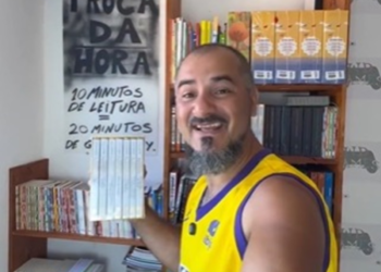 Clube do livro transforma leitura em recompensa e muda rotina de crianças com videogames no RJ
