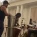 Músicos de Shakira fazem ensaio descontraído no Copacabana Palace; VÍDEO