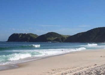 Homem morre afogado durante prática de bodyboard na praia de Saquarema