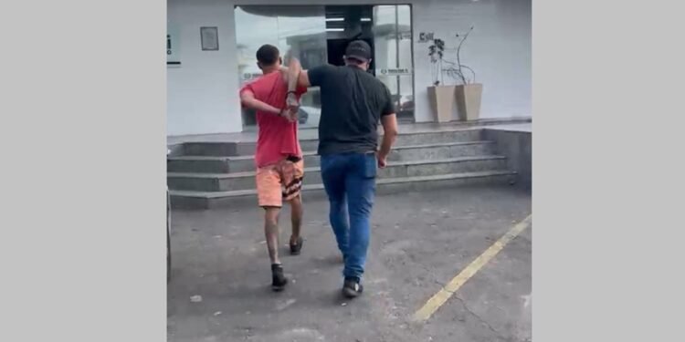 Suspeito de matar jovem autista por suposto gesto ligado à facção está preso em Campos