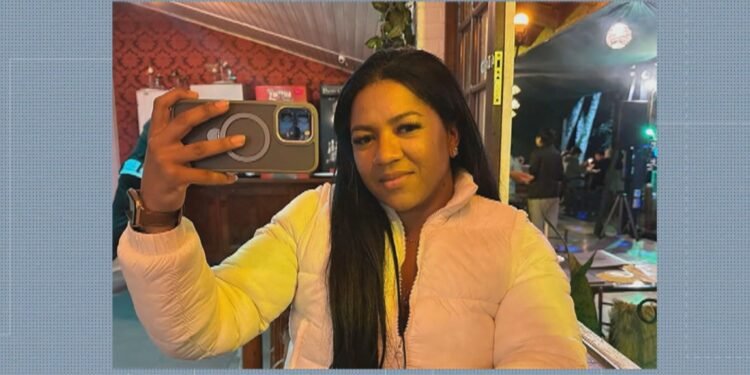 Bebê baleado ainda na barriga é enterrado no colo da mãe