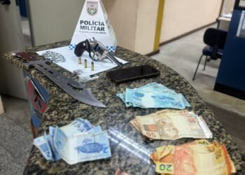 Homem está preso com armas e por envolvimento com o tráfico de drogas na Paraíba do Sul