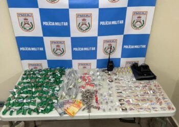 Jovem é preso por tráfico de drogas em Volta Redonda