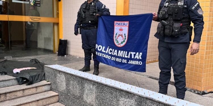 Homem está preso com munições em Três Rios