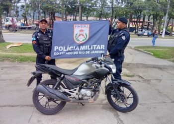Moto clonada é apreendida na Rio-Santos, em Paraty