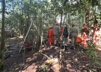 Família monitorou GPS de jovens desaparecidos em Rio das Pedras; polícia resgata corpos de poço