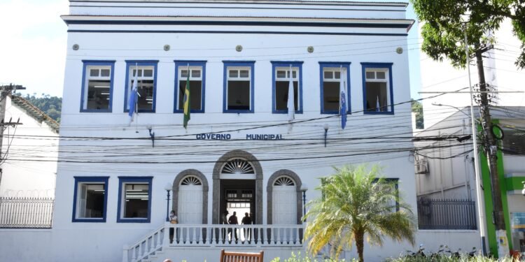 Aulas são suspensas após manifestação na Ilha Grande, em Angra dos Reis