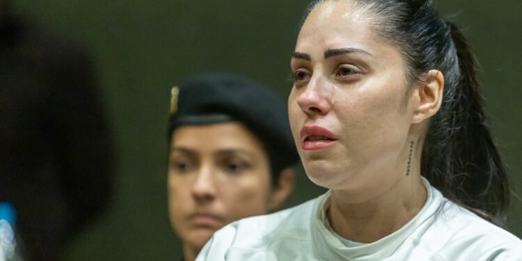 Monique Medeiros, mãe de Henry Borel, deixa a cadeia após receber perdão judicial no julgamento do filho Monique Medeiros, mãe de Henry Borel, deixa a cadeia após receber perdão judicial no julgamento do filho