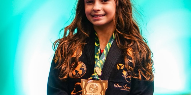 Aos 11 anos, atleta de Nova Friburgo conquista bicampeonato brasileiro de jiu-jitsu e se prepara para torneios nos Estados Unidos Aos 11 anos, atleta de Nova Friburgo conquista bicampeonato brasileiro de jiu-jitsu e se prepara para torneios nos Estados Unidos