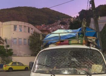 Operação para prender traficantes do Morro Santa Marta tem intenso tiroteio em Botafogo