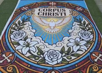 Corpus Christi em Teresópolis tem procissão e tapetes de tecido pela primeira vez