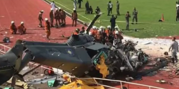 É #FAKE que vídeo de dois helicópteros batendo no ar seja de acidente no Rio; imagens são de 2024 na Malásia É #FAKE que vídeo de dois helicópteros batendo no ar seja de acidente no Rio; imagens são de 2024 na Malásia