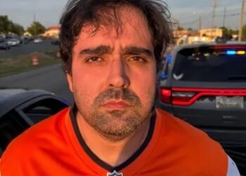 Autoridades de SP e Rio não registraram homem preso nos EUA como chefe do PCC ou CV; mandado de prisão contra ele é de extorsão