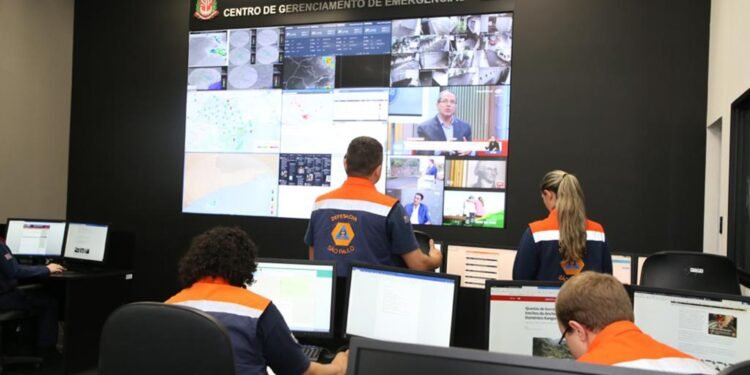 A Defesa Civil de SP desabilita temporariamente ferramenta de alertas climáticos após ataque hacker investigado no sistema nacional