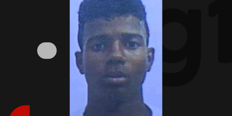 Ajudante de pedreiro é morto a tiros após sair de casa na Bahia Ajudante de pedreiro é morto a tiros após sair de casa na Bahia