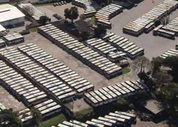 Greve de rodoviários deixa garagens lotadas de ônibus; veja o que a classe reivindica