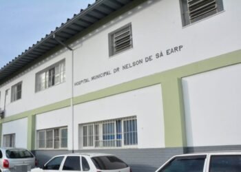 Elevador quebrado adia procedimento de paciente em Petrópolis