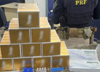 Motorista é detido com remédios ilegais e perfumes na Via Dutra
