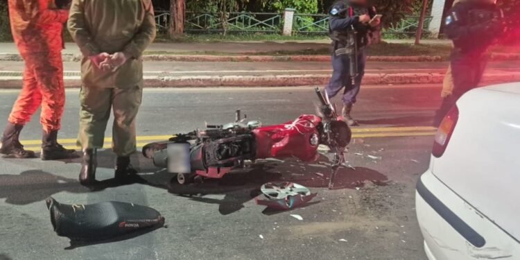 Acidente em Volta Redonda: motociclista sem CNH fica ferido Acidente em Volta Redonda: motociclista sem CNH fica ferido