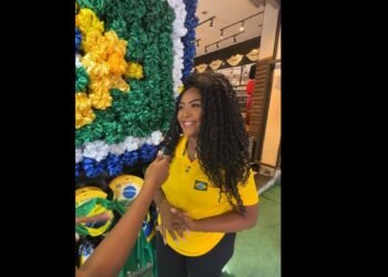 Saara, no Rio, entra no clima da Copa e registra aumento na procura por produtos da Seleção