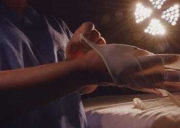Pacientes denunciam ginecologista por abuso sexual; médico está proibido de exercer a profissão