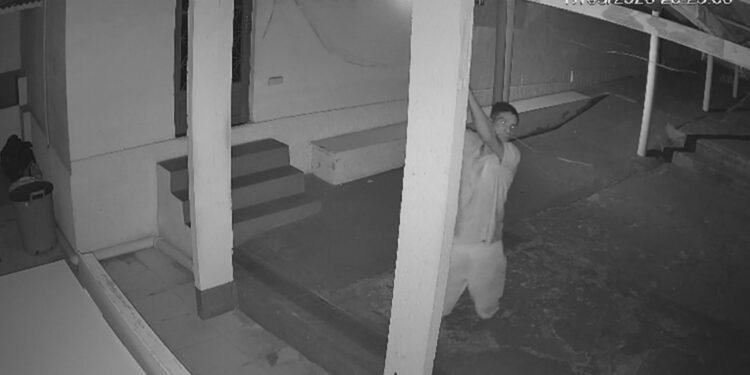 Terreiro de umbanda é invadido 8 vezes em duas semanas, denunciam frequentadores