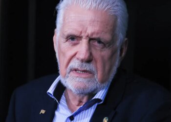 Jaques Wagner Deixa Liderança do Governo no Senado para Focar em Defesa e Reeleições