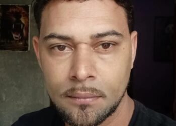 Motociclista morre e jovem fica ferido em acidente na RJ-106