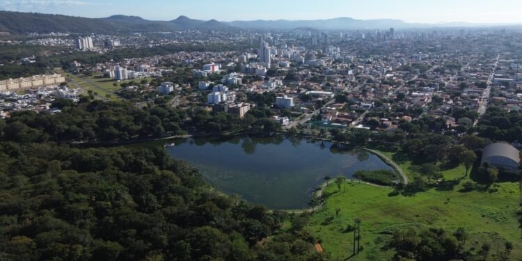 Montes Claros: Prefeitura Otimiza Saúde da Lagoa do Parque Municipal com Oxigenação Contínua