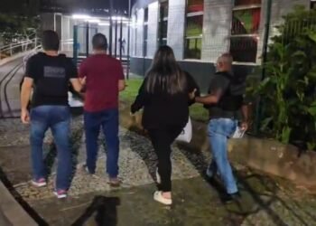 Dupla é presa durante tentativa de fuga na rodovia de Salvador