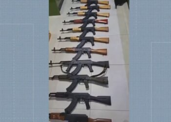 Conversas revelam como fornecedor de armas negociava fuzis a R$ 150 mi